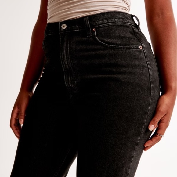 Abercrombie Curve Love Ultra High Rise Ankle Straight Jean Black Regular - Picture 4 of 9